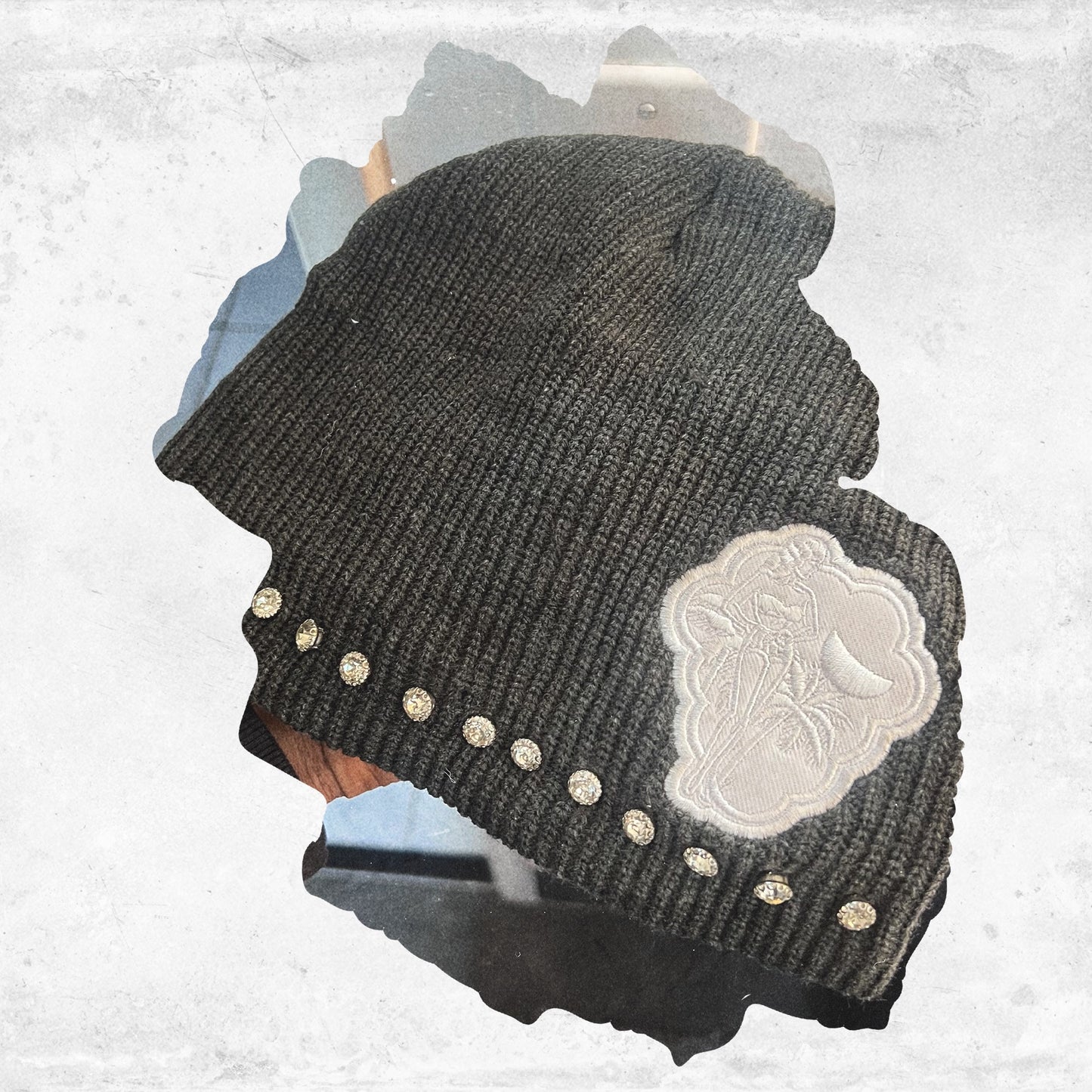 “Art & Chaos” Medusa Stone Grapo Beanie